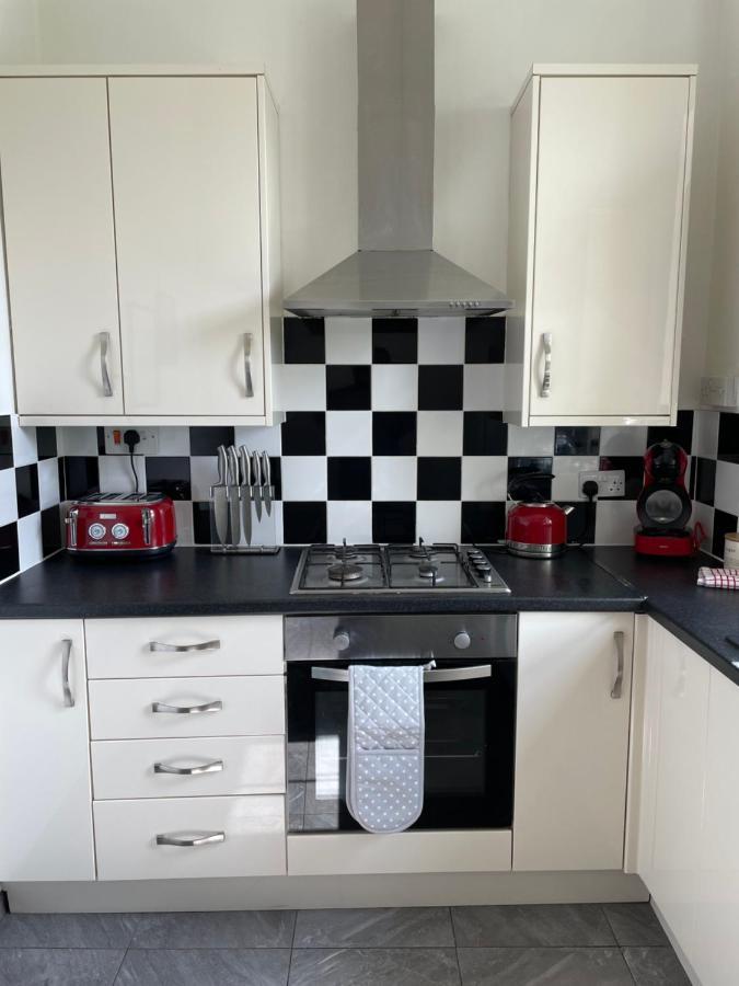 קארדיף 2 Bed Apartment Close To City Centre מראה חיצוני תמונה